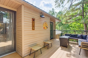 House (2 Bedrooms) | Interior - Walk to Table Rock Lake: Updated Cabin w/ Deck! (Kimberling City)