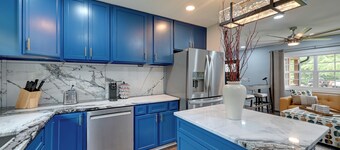 5 Mi to Lake Thom-a-lex: Family-friendly Retreat