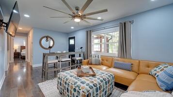 House (3 Bedrooms) | Front of property