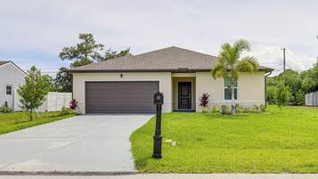 Apartment (1 Bedroom) | Interior