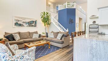 ํ์ฐ์ค (4 Bedrooms) | ๋ด๋ถ