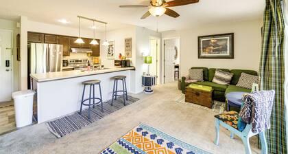 3 Mi to IU: Dog-friendly Condo w/ Pool Access!