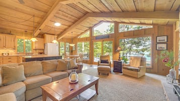 Rumah (3 Bedrooms) | Bagian depan properti