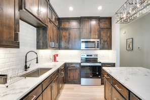 House (2 Bedrooms) | Interior - 7 Mi to Afb: Central & Modern San Angelo Home (San Angelo)