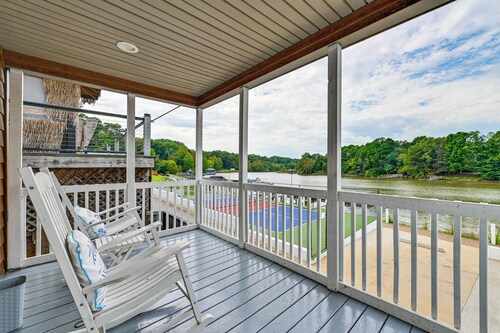 Waterfront Living & Resort Perks! Lake Norman Stay