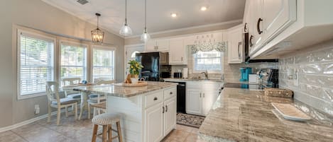 House (2 Bedrooms) | Interior