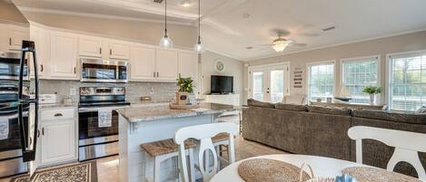 House (2 Bedrooms) | Interior