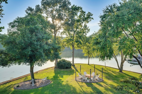Breathtaking Views & Deck: Badin Lake House! - Pebble beach, Denton