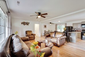 House (5 Bedrooms) | Interior