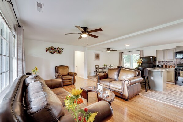 House (5 Bedrooms) | Interior