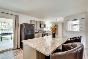 House (5 Bedrooms) | Interior