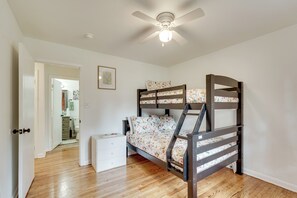 House (5 Bedrooms) | Interior