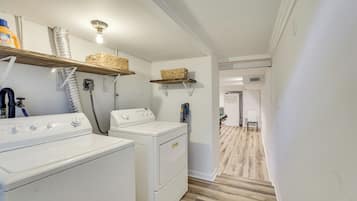 Talo (5 Bedrooms) | Sisätilat