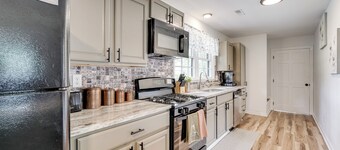 Group Getaway w/ Fenced Yard & Pool Table in Wrens