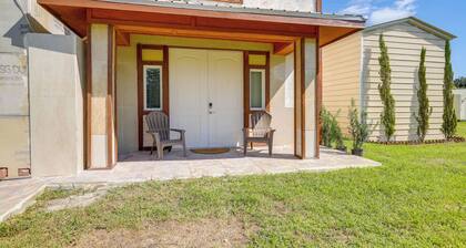 Modern Home Base for Polo Events & Palm Beach Fun!