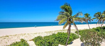 Sandrift 1071 Captiva`s Premier Gulf-Front Escape: 3BR/3.5BA Retreat with