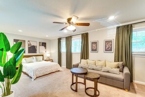 House (2 Bedrooms) | Interior - 1 Mi to Dtwn: Quiet Retreat w/ Yard in Clinton (Clinton)