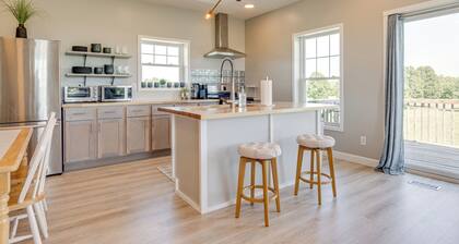 Pet-friendly Countryside Retreat in Whiteland!