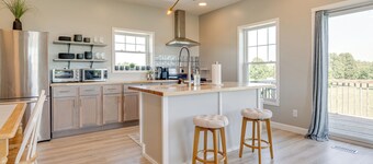 Pet-friendly Countryside Retreat in Whiteland!