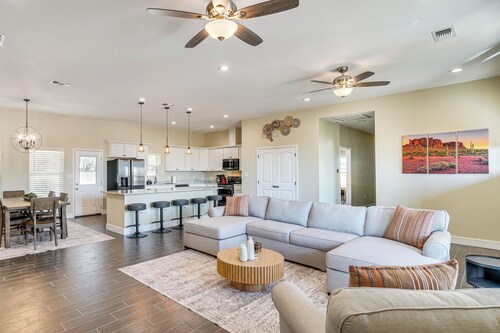 Golf, Shop & Explore: Home 5 Mi to Dtwn Midland!