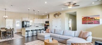 Golf, Shop & Explore: Home 5 Mi to Dtwn Midland!