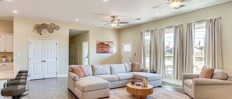 House (4 Bedrooms) | Interior