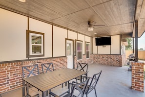 House (4 Bedrooms) | Front of property