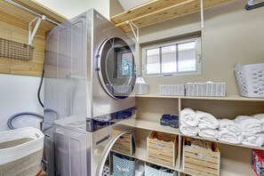 House (1 Bedroom) | Interior - Hot Tub Soaks & Outdoor Fun: Fayetteville Cabin (Fayetteville)