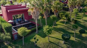 المنشأة من الخارج