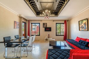 TV - River Palm Oasis, Pools, Netflix & Comfort (Marrakech)