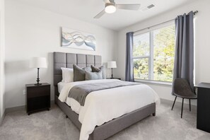 1 soverom, skrivebord, strykejern/-brett og wi-fi