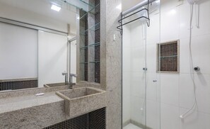 Basic-Apartment | Badezimmer | Dusche