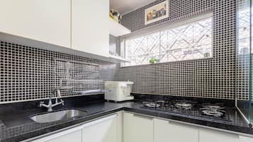 Basic Apartment | Private kitchen