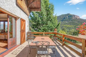 تناول الطعام بالخارج