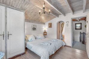 WiFi, bed sheets