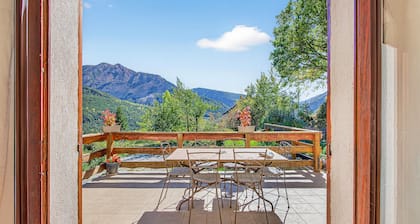 Guest Rooms 'Chambres D'hote Mélodie' with Mountain View, Shared Terrace and Wi-Fi