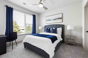 1 soverom, skrivebord, strykejern/-brett og wi-fi