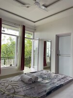 Habitación superior, balcón, vistas a la montaña