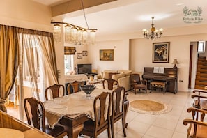 Villa | 4 bedrooms, Internet