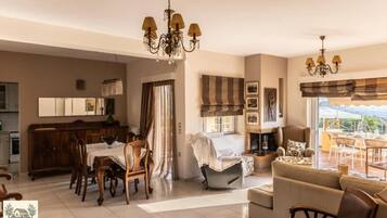 Villa | 4 bedrooms, Internet