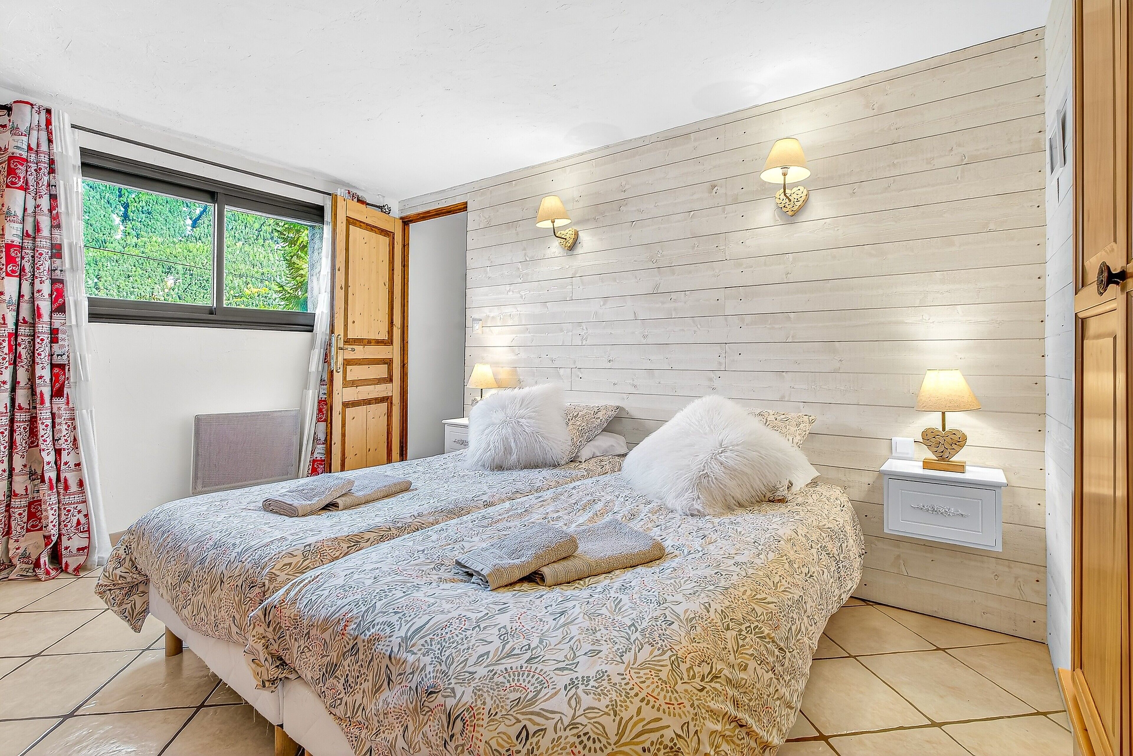 1 多间卧室、熨斗/熨衣板、WiFi、床单