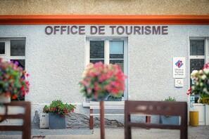 Exterior detail - Cottage 'Gîte Le Montagn'art' with Mountain View, Shared Terrace and Wi-Fi (Beauvezer)