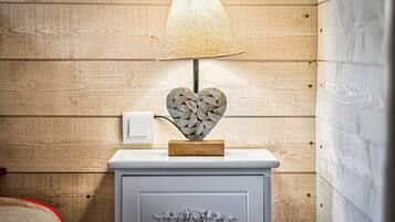 1 chambre, fer et planche Ă repasser, Wi-Fi, draps fournis