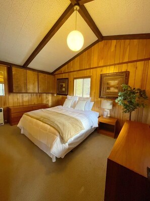 6 室のベッドルーム、アイロン / アイロン台、WiFi (無料)、ベッドシーツ