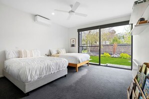 WiFi, bed sheets