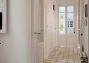 Interior - Unforgettable Views of the Sagrada Familia – 4-Bedroom Family Apartment (Barcelona)