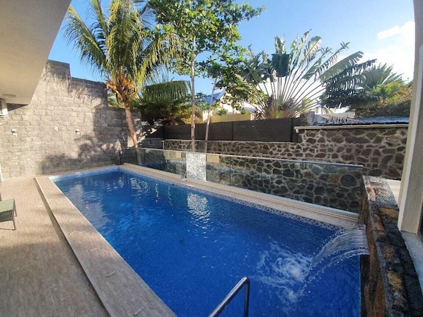 Piscine extérieure, piscine chauffée