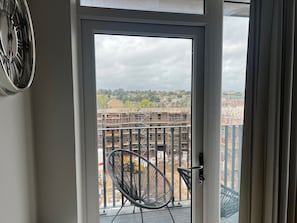 Interior - Tranquil Dartford Apartment Retreat (Dartford)