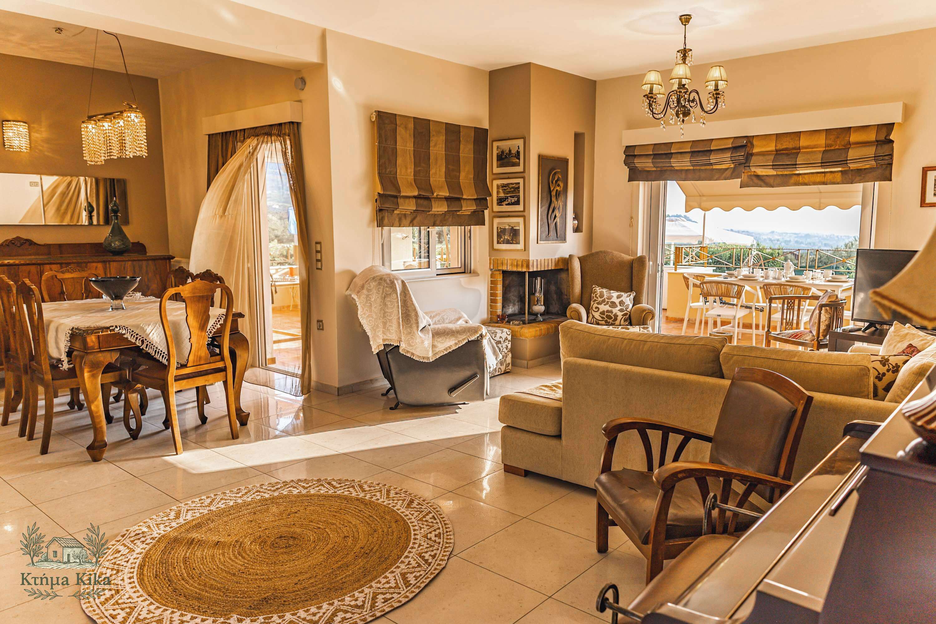 Télévision, cheminée, espaces bureaux