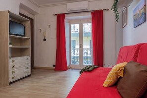 Basic Apartment, Balcony | Living area